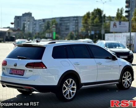 Белый Фольксваген Гольф, объемом двигателя 1.8 л и пробегом 176 тыс. км за 22322 $, фото 6 на Automoto.ua