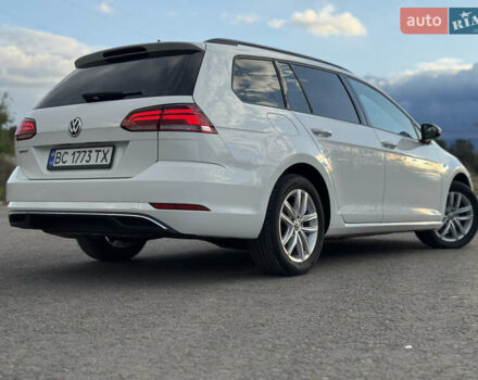 Белый Фольксваген Гольф, объемом двигателя 2 л и пробегом 230 тыс. км за 16800 $, фото 46 на Automoto.ua