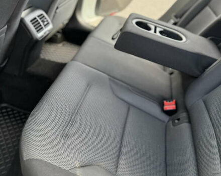 Белый Фольксваген Гольф, объемом двигателя 2 л и пробегом 230 тыс. км за 16800 $, фото 87 на Automoto.ua