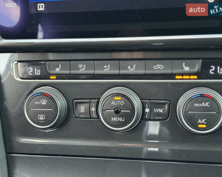 Белый Фольксваген Гольф, объемом двигателя 2 л и пробегом 230 тыс. км за 16800 $, фото 63 на Automoto.ua