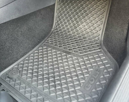 Белый Фольксваген Гольф, объемом двигателя 2 л и пробегом 230 тыс. км за 16800 $, фото 98 на Automoto.ua