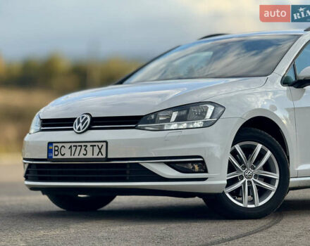 Белый Фольксваген Гольф, объемом двигателя 2 л и пробегом 230 тыс. км за 16800 $, фото 17 на Automoto.ua