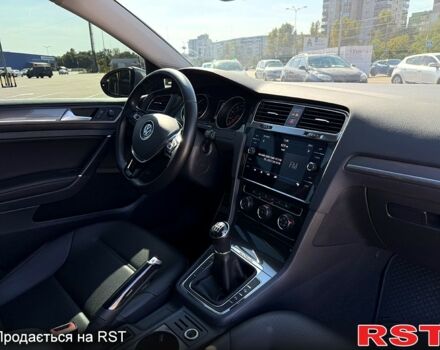 Белый Фольксваген Гольф, объемом двигателя 1.8 л и пробегом 176 тыс. км за 22322 $, фото 11 на Automoto.ua