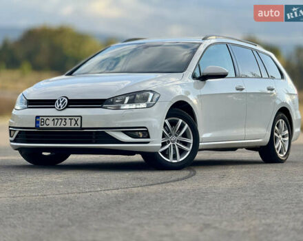 Белый Фольксваген Гольф, объемом двигателя 2 л и пробегом 230 тыс. км за 16800 $, фото 11 на Automoto.ua