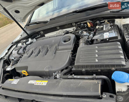 Белый Фольксваген Гольф, объемом двигателя 2 л и пробегом 230 тыс. км за 16800 $, фото 49 на Automoto.ua