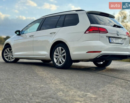 Белый Фольксваген Гольф, объемом двигателя 2 л и пробегом 230 тыс. км за 16800 $, фото 29 на Automoto.ua