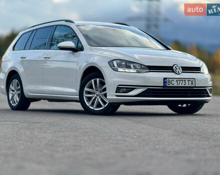Белый Фольксваген Гольф, объемом двигателя 2 л и пробегом 230 тыс. км за 16800 $, фото 4 на Automoto.ua