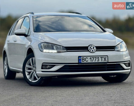 Белый Фольксваген Гольф, объемом двигателя 2 л и пробегом 230 тыс. км за 16800 $, фото 1 на Automoto.ua