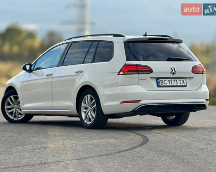 Белый Фольксваген Гольф, объемом двигателя 2 л и пробегом 230 тыс. км за 16800 $, фото 24 на Automoto.ua
