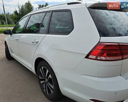 Белый Фольксваген Гольф, объемом двигателя 1.6 л и пробегом 140 тыс. км за 18944 $, фото 11 на Automoto.ua