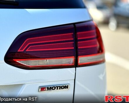 Белый Фольксваген Гольф, объемом двигателя 1.8 л и пробегом 176 тыс. км за 22322 $, фото 8 на Automoto.ua