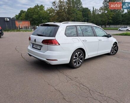 Белый Фольксваген Гольф, объемом двигателя 1.6 л и пробегом 140 тыс. км за 18944 $, фото 1 на Automoto.ua