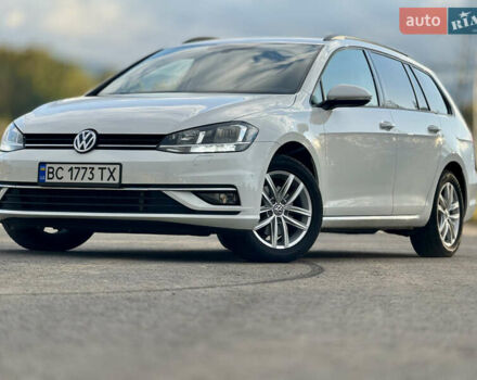 Белый Фольксваген Гольф, объемом двигателя 2 л и пробегом 230 тыс. км за 16800 $, фото 12 на Automoto.ua