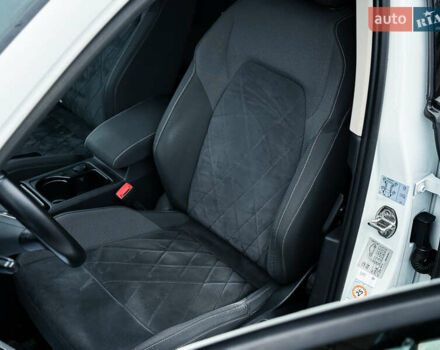 Білий Фольксваген Гольф, об'ємом двигуна 1.97 л та пробігом 204 тис. км за 18699 $, фото 48 на Automoto.ua