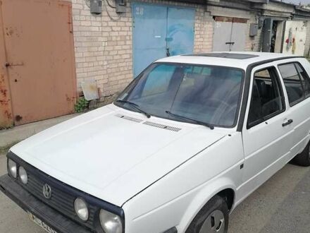 Белый Фольксваген Гольф, объемом двигателя 1.3 л и пробегом 250 тыс. км за 1350 $, фото 1 на Automoto.ua