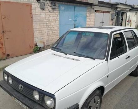 Белый Фольксваген Гольф, объемом двигателя 1.3 л и пробегом 250 тыс. км за 1350 $, фото 1 на Automoto.ua