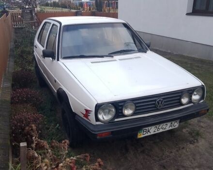 Белый Фольксваген Гольф, объемом двигателя 1.6 л и пробегом 83 тыс. км за 475 $, фото 1 на Automoto.ua