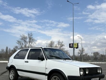 Белый Фольксваген Гольф, объемом двигателя 1.6 л и пробегом 195 тыс. км за 1550 $, фото 1 на Automoto.ua