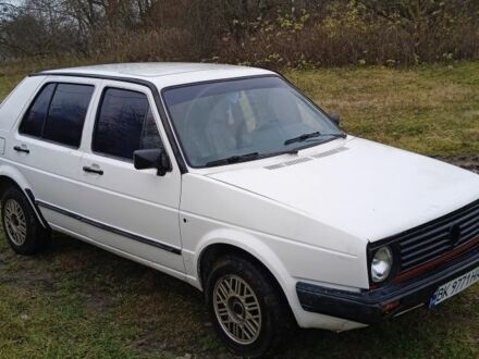 Белый Фольксваген Гольф, объемом двигателя 1.8 л и пробегом 1000 тыс. км за 1200 $, фото 1 на Automoto.ua