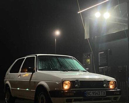 Белый Фольксваген Гольф, объемом двигателя 1.6 л и пробегом 300 тыс. км за 1200 $, фото 1 на Automoto.ua