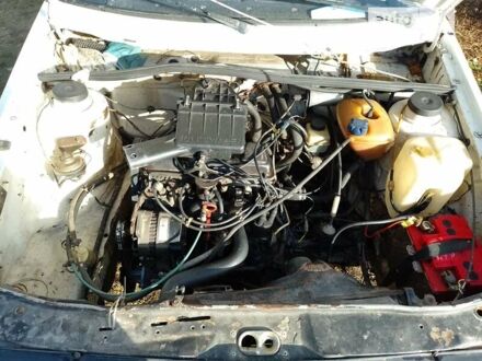 Белый Фольксваген Гольф, объемом двигателя 1.6 л и пробегом 300 тыс. км за 1145 $, фото 1 на Automoto.ua