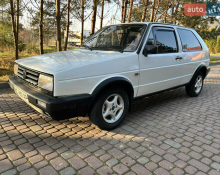 Белый Фольксваген Гольф, объемом двигателя 1.27 л и пробегом 250 тыс. км за 1200 $, фото 1 на Automoto.ua