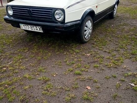 Фольксваген Гольф 1986 в Сарнах на Automoto.ua Белый Фольксваген Гольф, объемом двигателя 18 л и пробегом 0 тыс. км за 1133 $, фото 1 на Automoto.ua