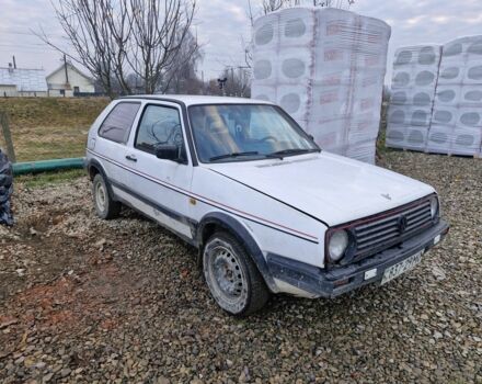 Белый Фольксваген Гольф, объемом двигателя 1.3 л и пробегом 300 тыс. км за 500 $, фото 1 на Automoto.ua