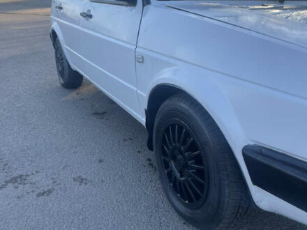 Білий Фольксваген Гольф, об'ємом двигуна 1.8 л та пробігом 400 тис. км за 750 $, фото 1 на Automoto.ua