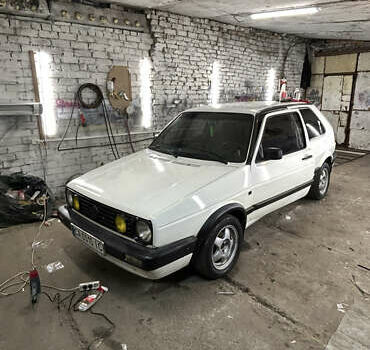 Белый Фольксваген Гольф, объемом двигателя 1.3 л и пробегом 325 тыс. км за 1300 $, фото 1 на Automoto.ua