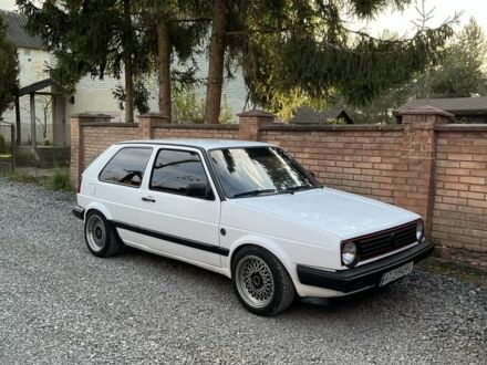 Белый Фольксваген Гольф, объемом двигателя 1.3 л и пробегом 50 тыс. км за 2500 $, фото 1 на Automoto.ua