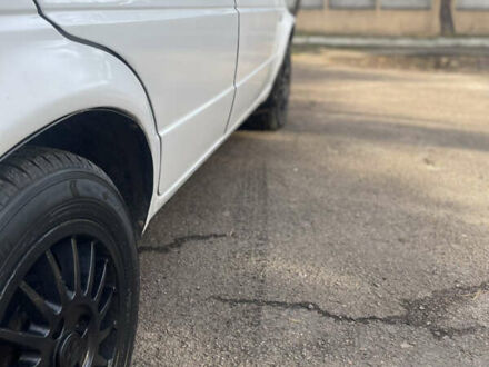 Белый Фольксваген Гольф, объемом двигателя 1.8 л и пробегом 400 тыс. км за 850 $, фото 1 на Automoto.ua