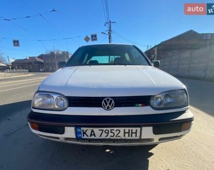 Белый Фольксваген Гольф, объемом двигателя 1.4 л и пробегом 220 тыс. км за 2500 $, фото 1 на Automoto.ua
