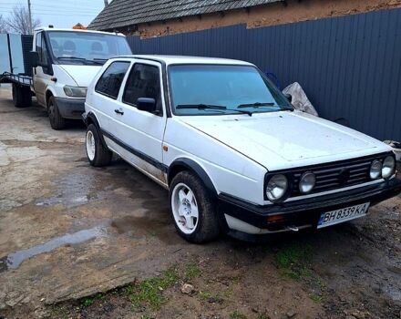 Белый Фольксваген Гольф, объемом двигателя 1.3 л и пробегом 0 тыс. км за 1500 $, фото 1 на Automoto.ua