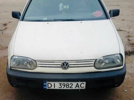 Белый Фольксваген Гольф, объемом двигателя 1.8 л и пробегом 200 тыс. км за 1250 $, фото 1 на Automoto.ua