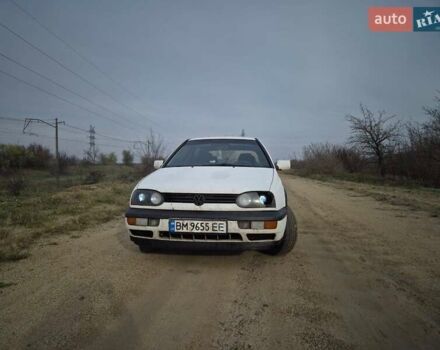 Белый Фольксваген Гольф, объемом двигателя 1.78 л и пробегом 700 тыс. км за 1900 $, фото 1 на Automoto.ua