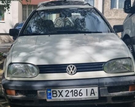 Белый Фольксваген Гольф, объемом двигателя 1.8 л и пробегом 235 тыс. км за 897 $, фото 1 на Automoto.ua