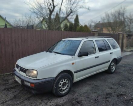 Белый Фольксваген Гольф, объемом двигателя 1.8 л и пробегом 240 тыс. км за 1350 $, фото 1 на Automoto.ua