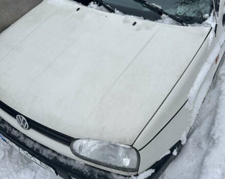 Белый Фольксваген Гольф, объемом двигателя 1.39 л и пробегом 94 тыс. км за 1500 $, фото 1 на Automoto.ua