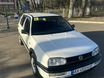 Білий Фольксваген Гольф, об'ємом двигуна 1.39 л та пробігом 280 тис. км за 1800 $, фото 1 на Automoto.ua