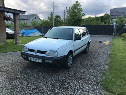 Фольксваген Гольф 1995 в Мостисках на Automoto.ua Белый Фольксваген Гольф, объемом двигателя 1.4 л и пробегом 240 тыс. км за 1200 $, фото 1 на Automoto.ua