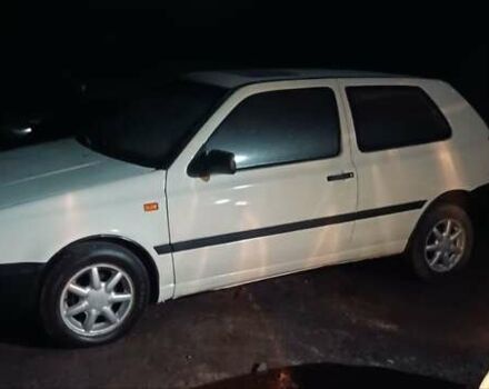 Белый Фольксваген Гольф, объемом двигателя 1.39 л и пробегом 135 тыс. км за 2350 $, фото 1 на Automoto.ua