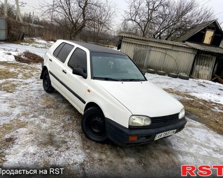 Белый Фольксваген Гольф, объемом двигателя 1.6 л и пробегом 200 тыс. км за 1600 $, фото 1 на Automoto.ua