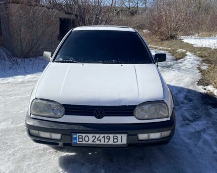 Белый Фольксваген Гольф, объемом двигателя 1.4 л и пробегом 300 тыс. км за 1200 $, фото 1 на Automoto.ua