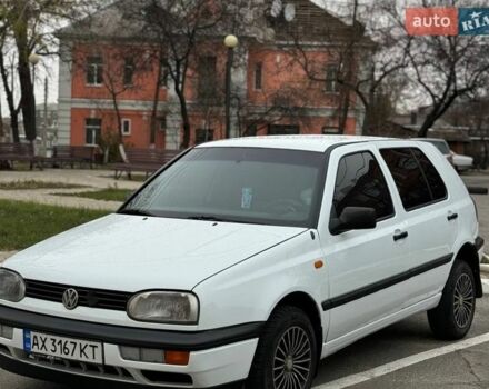 Белый Фольксваген Гольф, объемом двигателя 1.39 л и пробегом 270 тыс. км за 2600 $, фото 1 на Automoto.ua