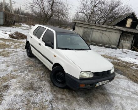 Белый Фольксваген Гольф, объемом двигателя 1.6 л и пробегом 200 тыс. км за 1600 $, фото 1 на Automoto.ua