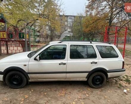 Белый Фольксваген Гольф, объемом двигателя 1.9 л и пробегом 220 тыс. км за 3300 $, фото 1 на Automoto.ua