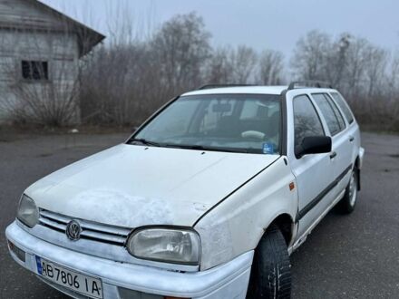 Белый Фольксваген Гольф, объемом двигателя 1.4 л и пробегом 270 тыс. км за 800 $, фото 1 на Automoto.ua