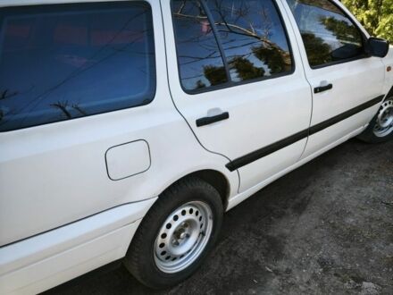 Фольксваген Гольф 1997 в Хмельнике на Automoto.ua Белый Фольксваген Гольф, объемом двигателя 1.9 л и пробегом 550 тыс. км за 4300 $, фото 1 на Automoto.ua