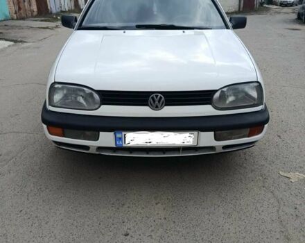 Белый Фольксваген Гольф, объемом двигателя 1.8 л и пробегом 2 тыс. км за 2300 $, фото 1 на Automoto.ua